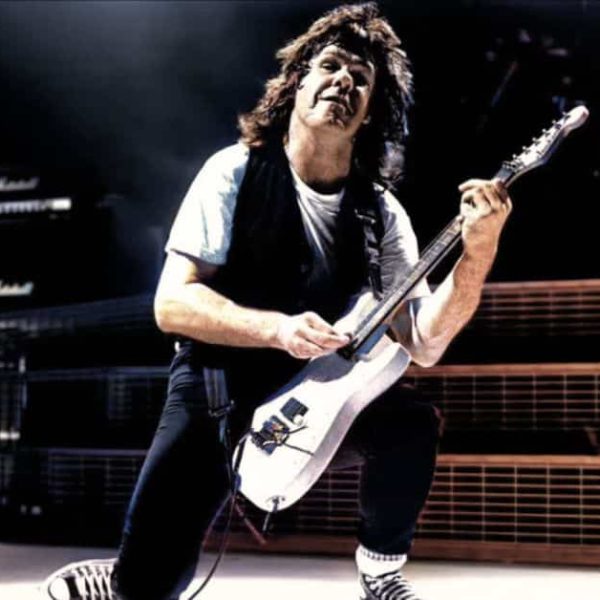 Gary Moore – Over the Hills and Far Away