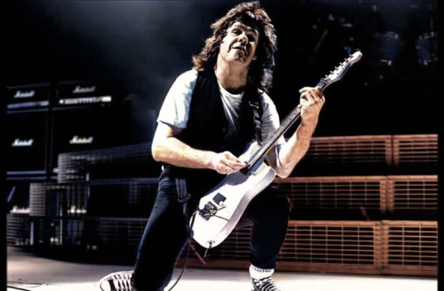 Gary Moore – Over the Hills and Far Away